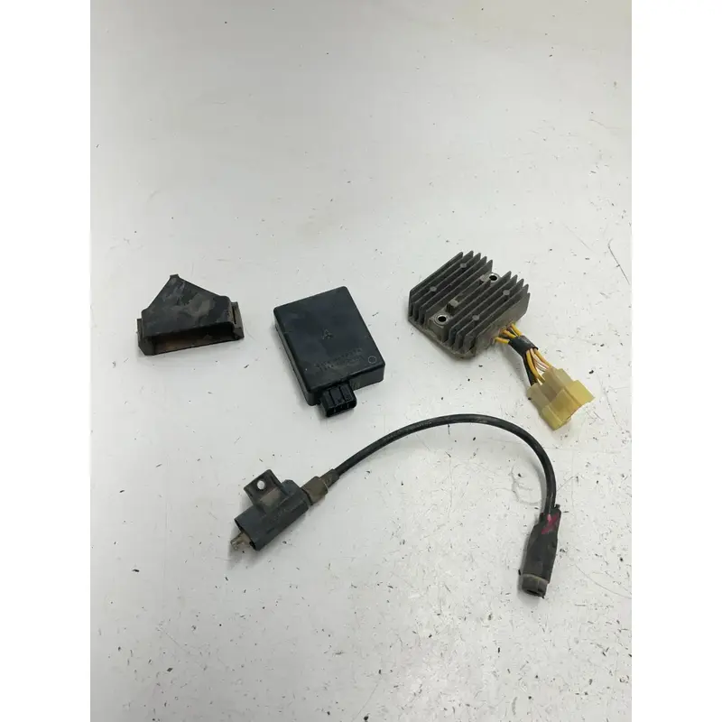 97 1997 Kawasaki Prairie 400 KVF400a 4x4 OEM ECU CDI Rectifier Regulator Coil