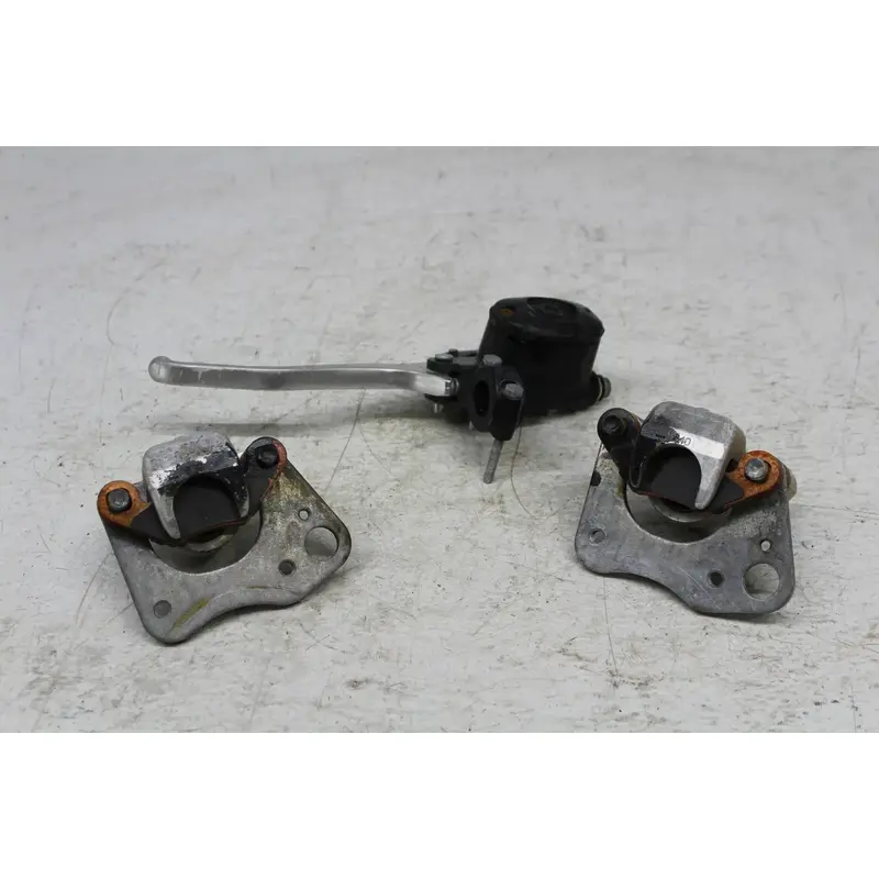 08 POLARIS SPORTSMAN 800 TOURING EFI FRONT BRAKE MASTER CYLINDER W CALIPERS