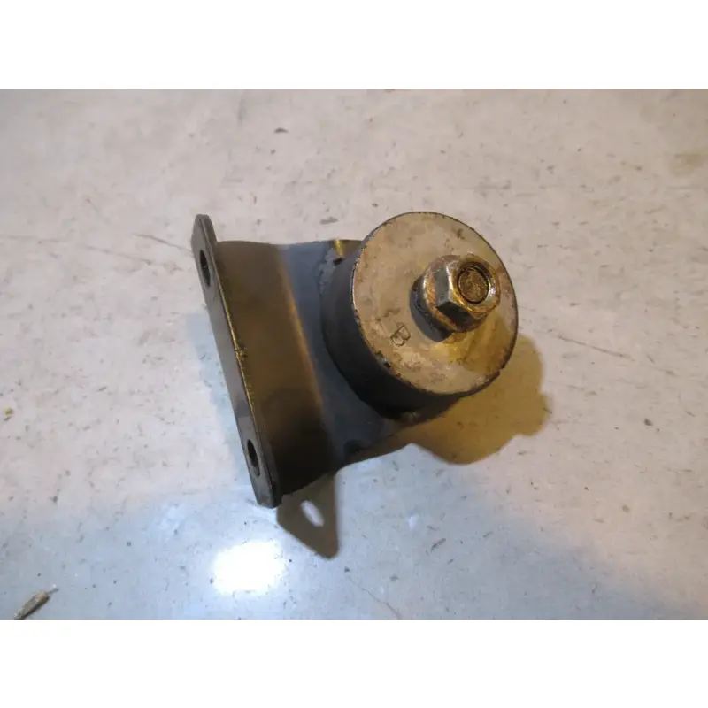 Polaris Magnum 325 4X4 Motor Mount 2001