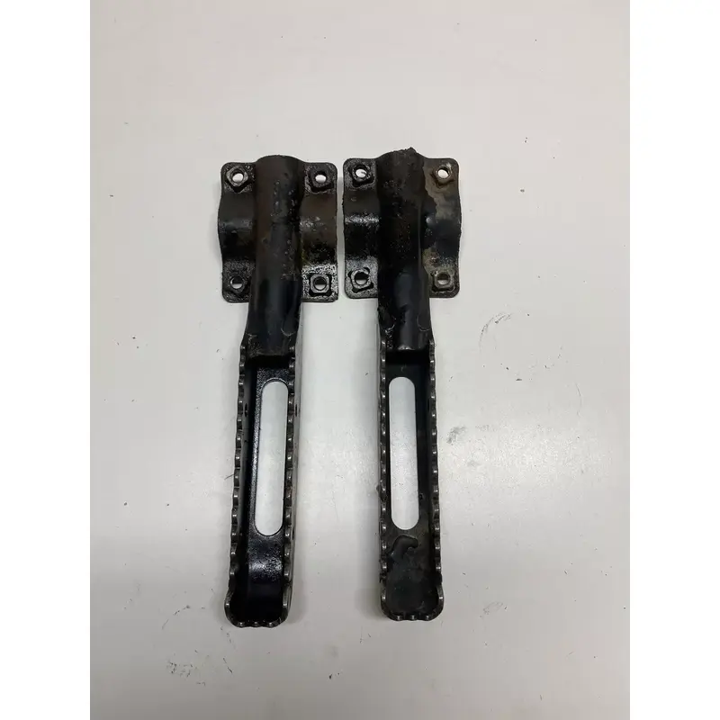 1986 HONDA TRX 200 SX FOOT PEG L R GOOD FREE US SHIP