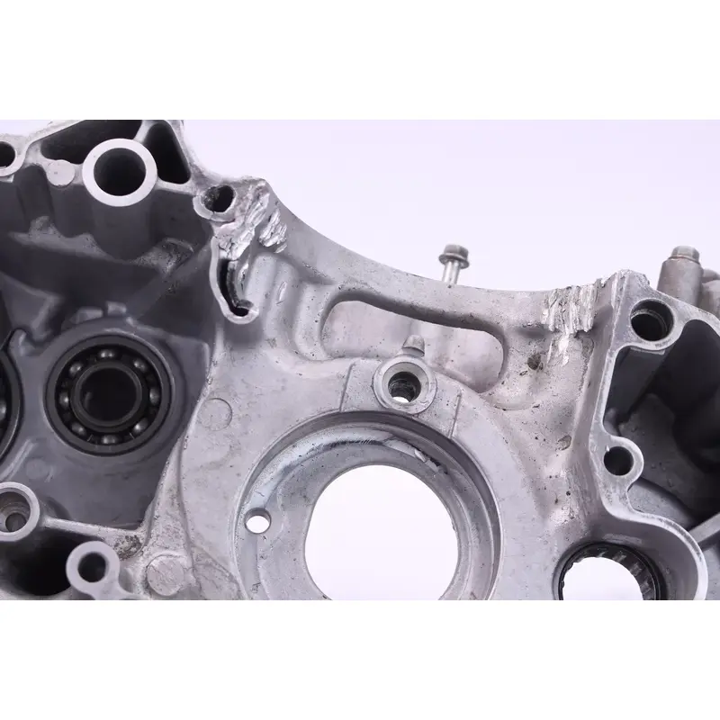 DAMAGED YFZ450R Left Case 09-25 Fuel Injected P1972