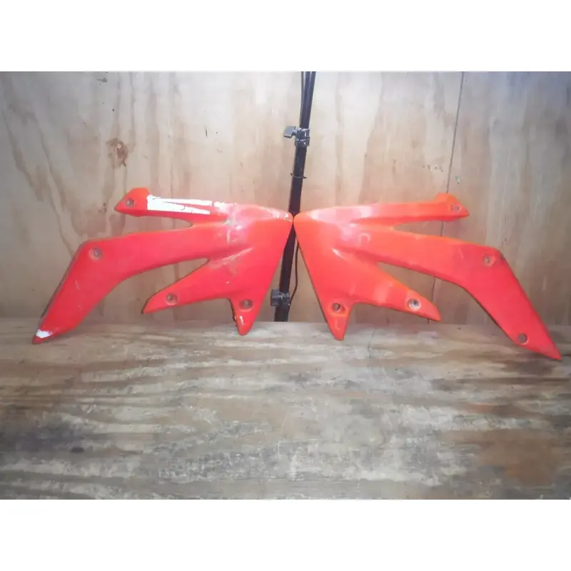 2004 CRF250r (M2) Tank Shroud Plastics Gas Red Radiator 2005 2006 2007 2008 2009