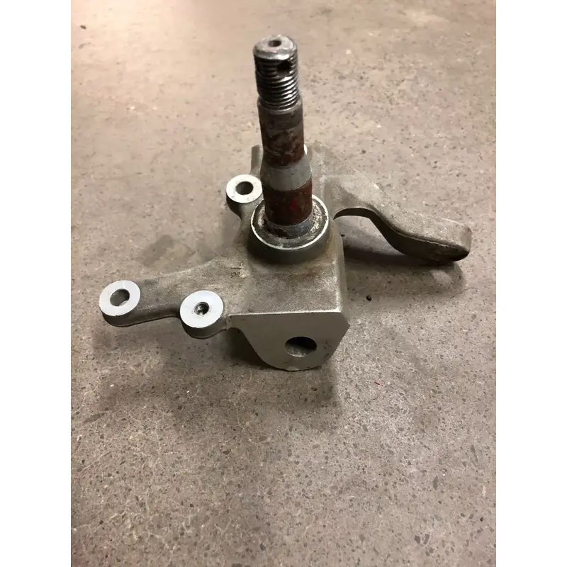 SUZUKI LTR450 LTR 450 LEFT L SIDE FRONT SPINDLE KNUCKLE 2006 2007 2008 2009