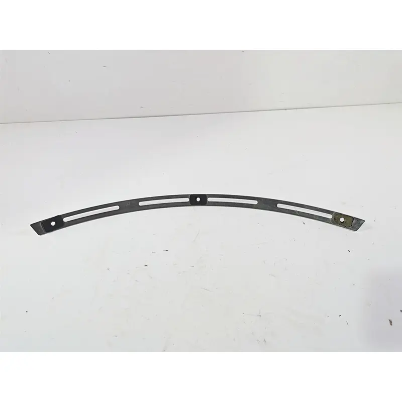 2010 Harley Touring FLHXSE CVO Street Glide Windshield Screen Trim 59133-99