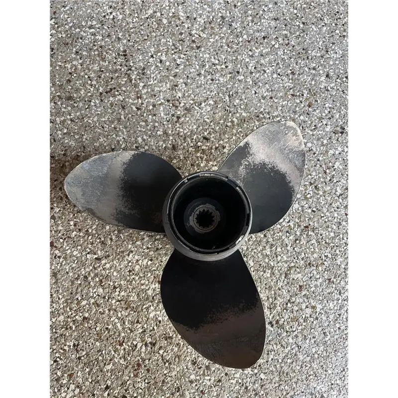 Evinrude Boat Propeller 386907 RH 13X 11P Black Aluminum