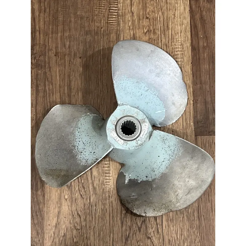 Volvo Penta 814616 15 x 17 Aluminum Propeller Right Hand Aquamatic Short Hub
