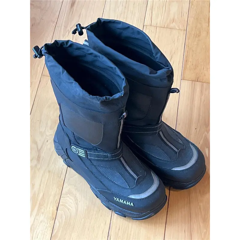 Mens Yamaha Snowmobile Boots 10.5 11 Excellent condition Snowmobiling