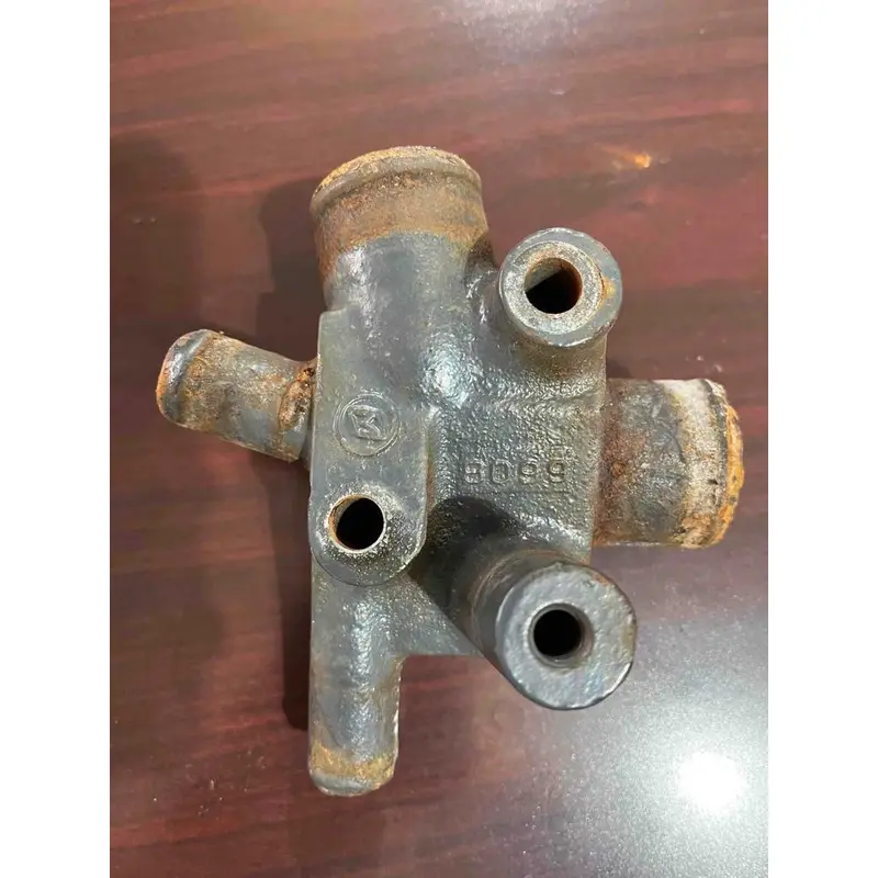 0985470 OMC Cobra Ford 2.3 4 Cyl Stern Drive Thermostat Housing 986521
