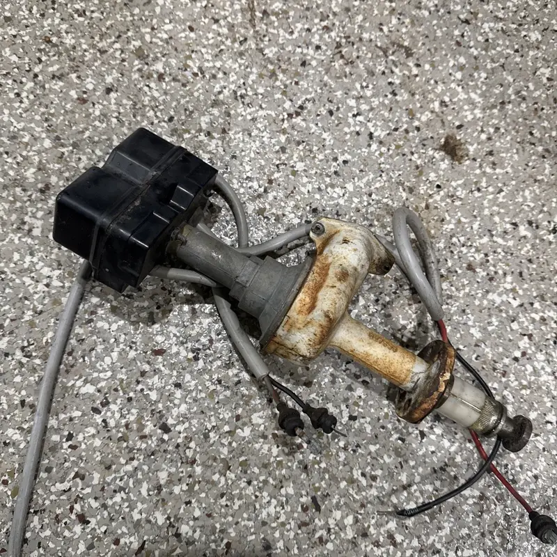 OEM Volvo Penta 897658 Tilt Trim Housing